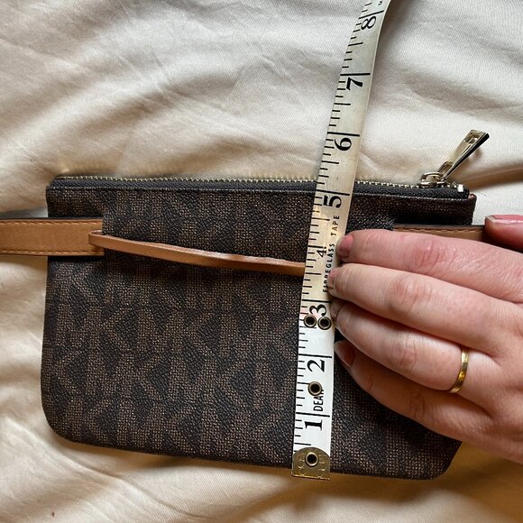 Michael Kors waist belted bag - Picture 3 of 5